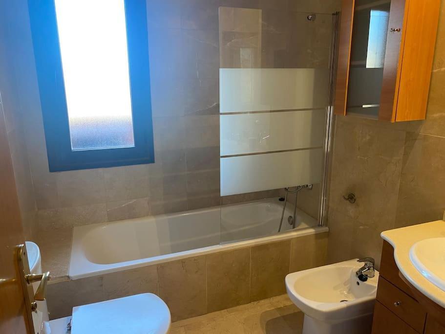 Central Estepona 3 Bed Apt With Pool And Parking エクステリア 写真