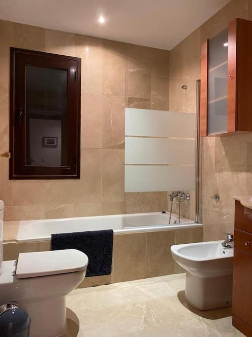 Central Estepona 3 Bed Apt With Pool And Parking エクステリア 写真